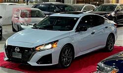 نيسان ألتيما